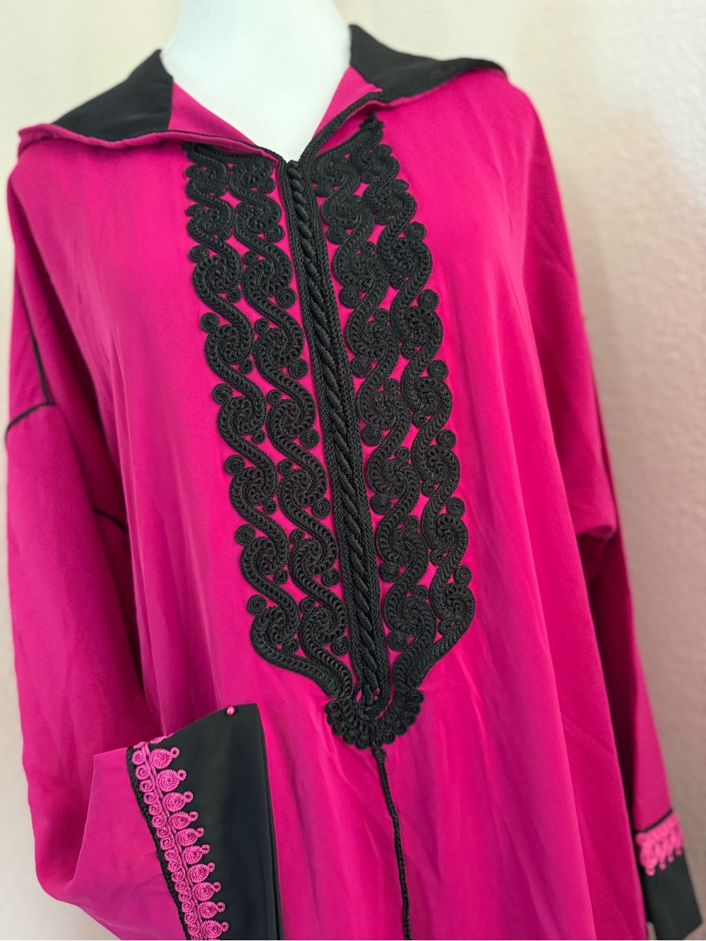 Moroccan Djellaba Fuchsia Black Trim Lightweight Elegant Caftan. - Picture 7 of 10
